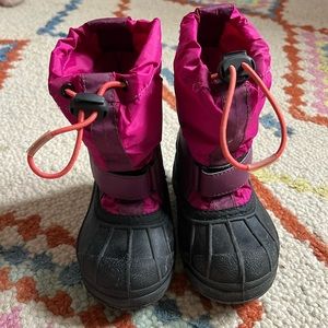 Columbia snow boots.